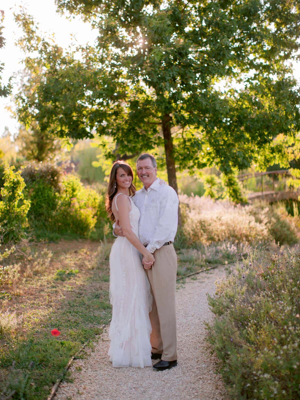 portarit session to celebrate the anniversary in tuscany