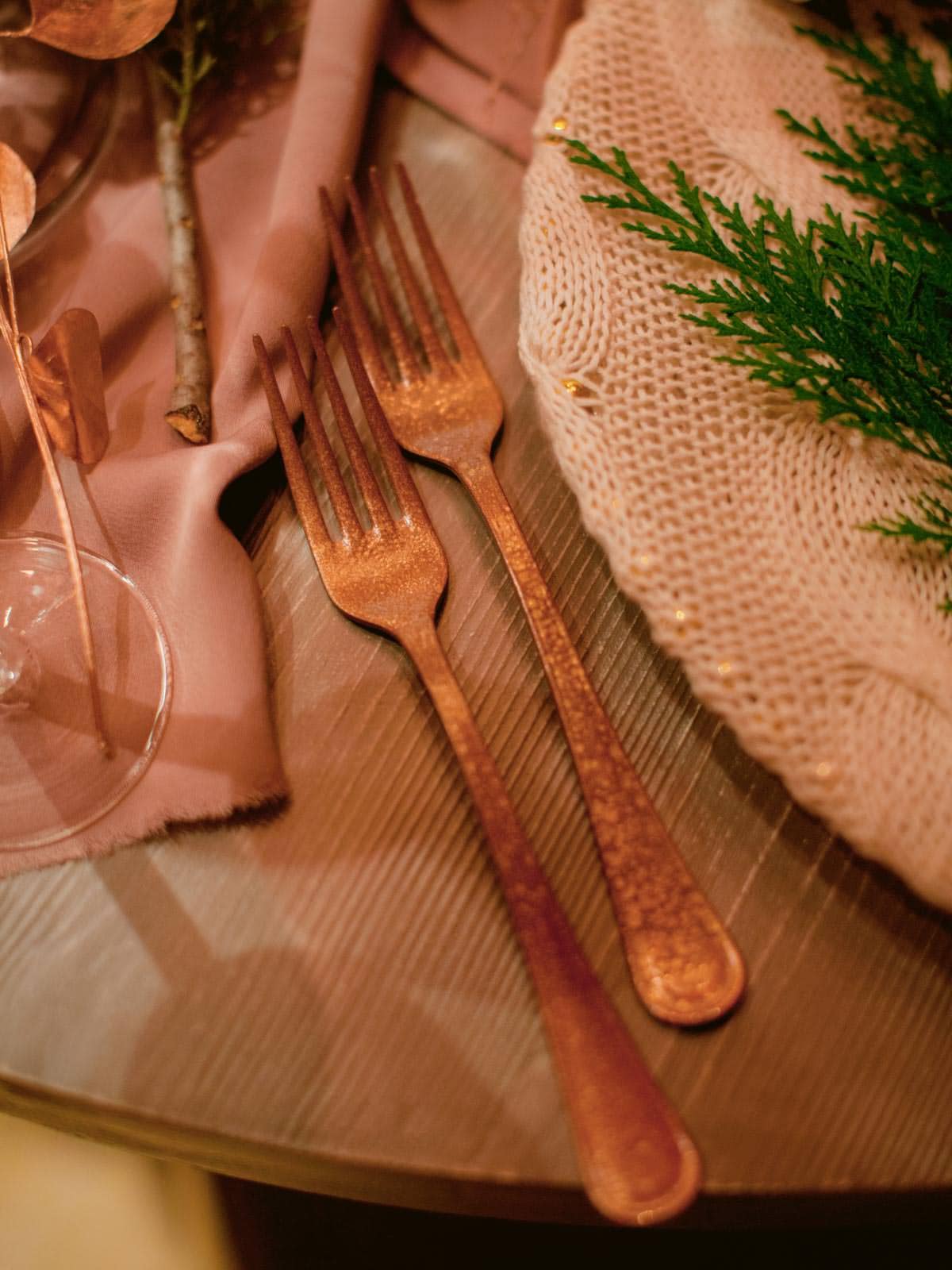 winter wedding dinner table setting