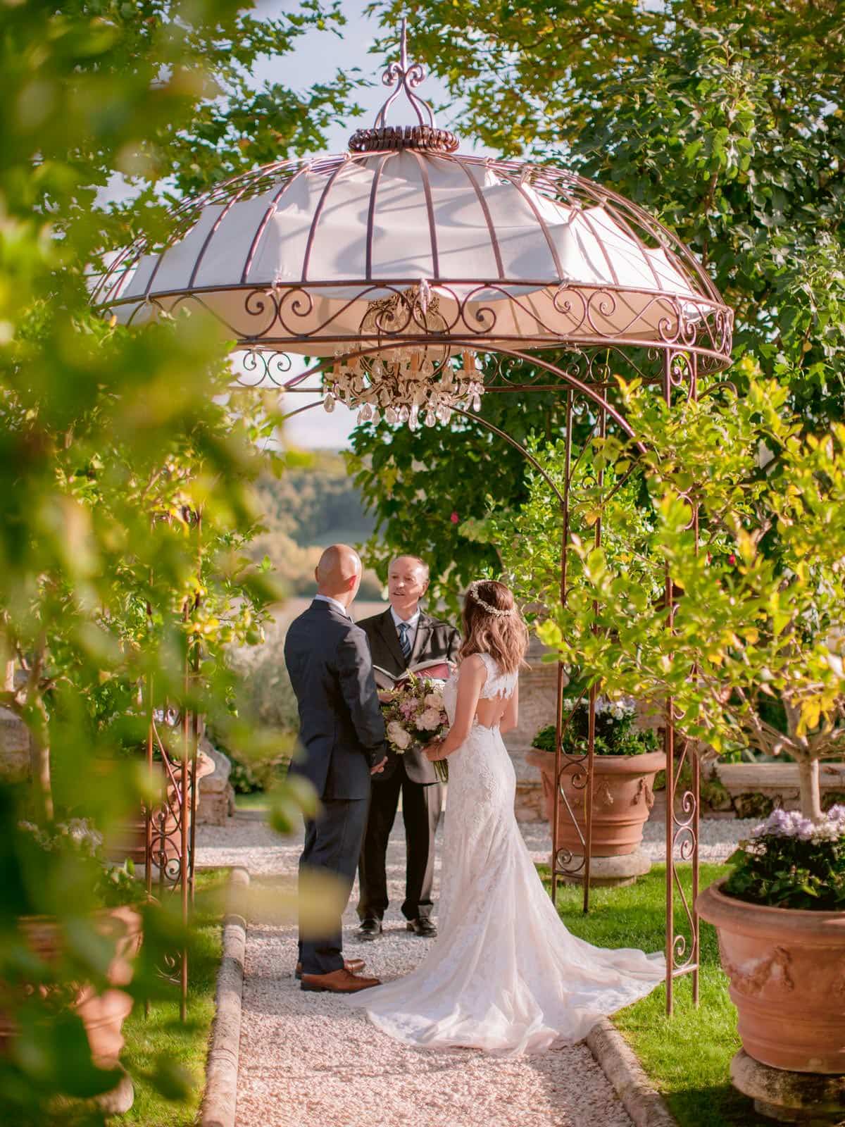 wedding vows exchange in Tuscany